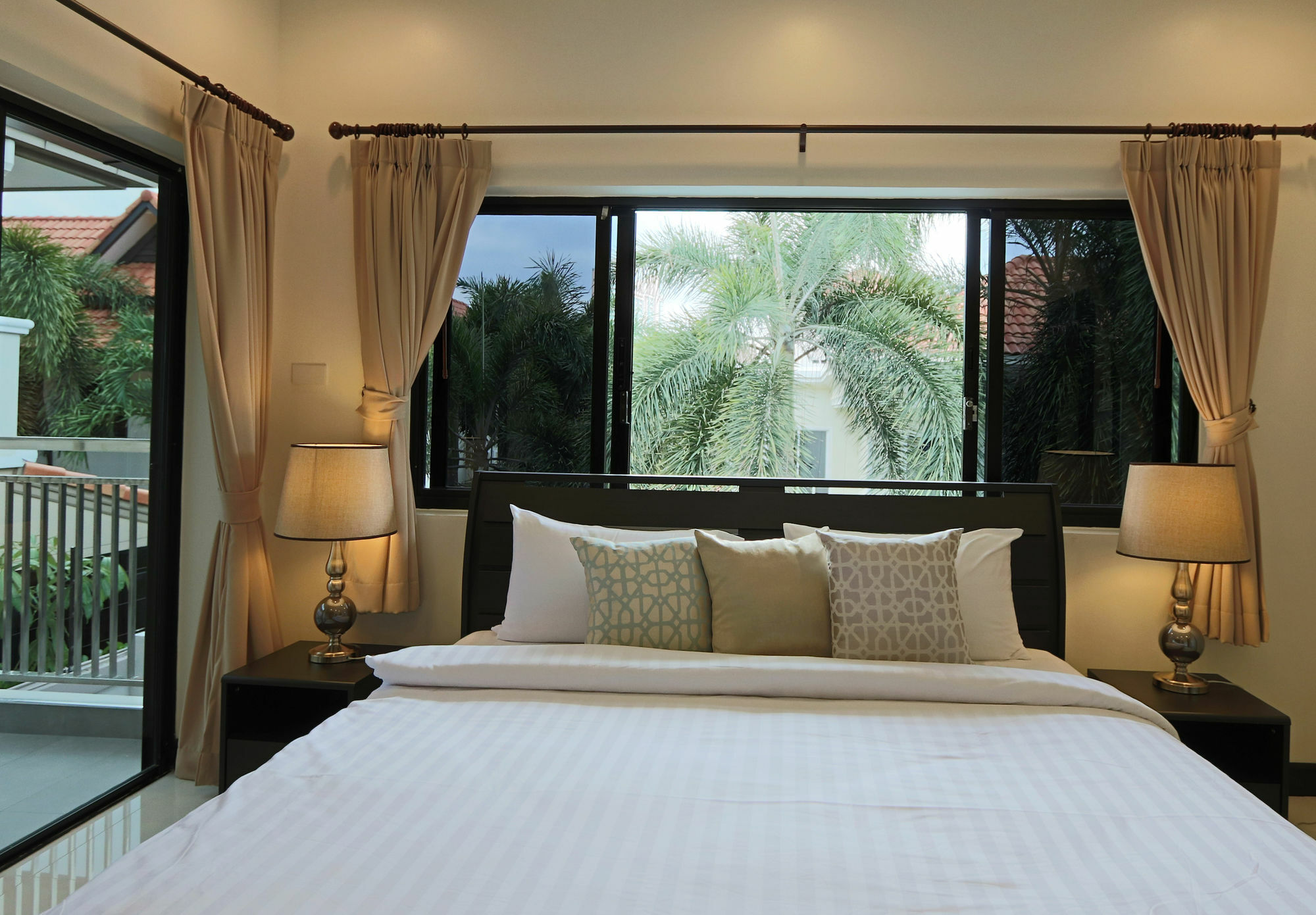 Pattaya Holiday Villas Bang Lamung Extérieur photo