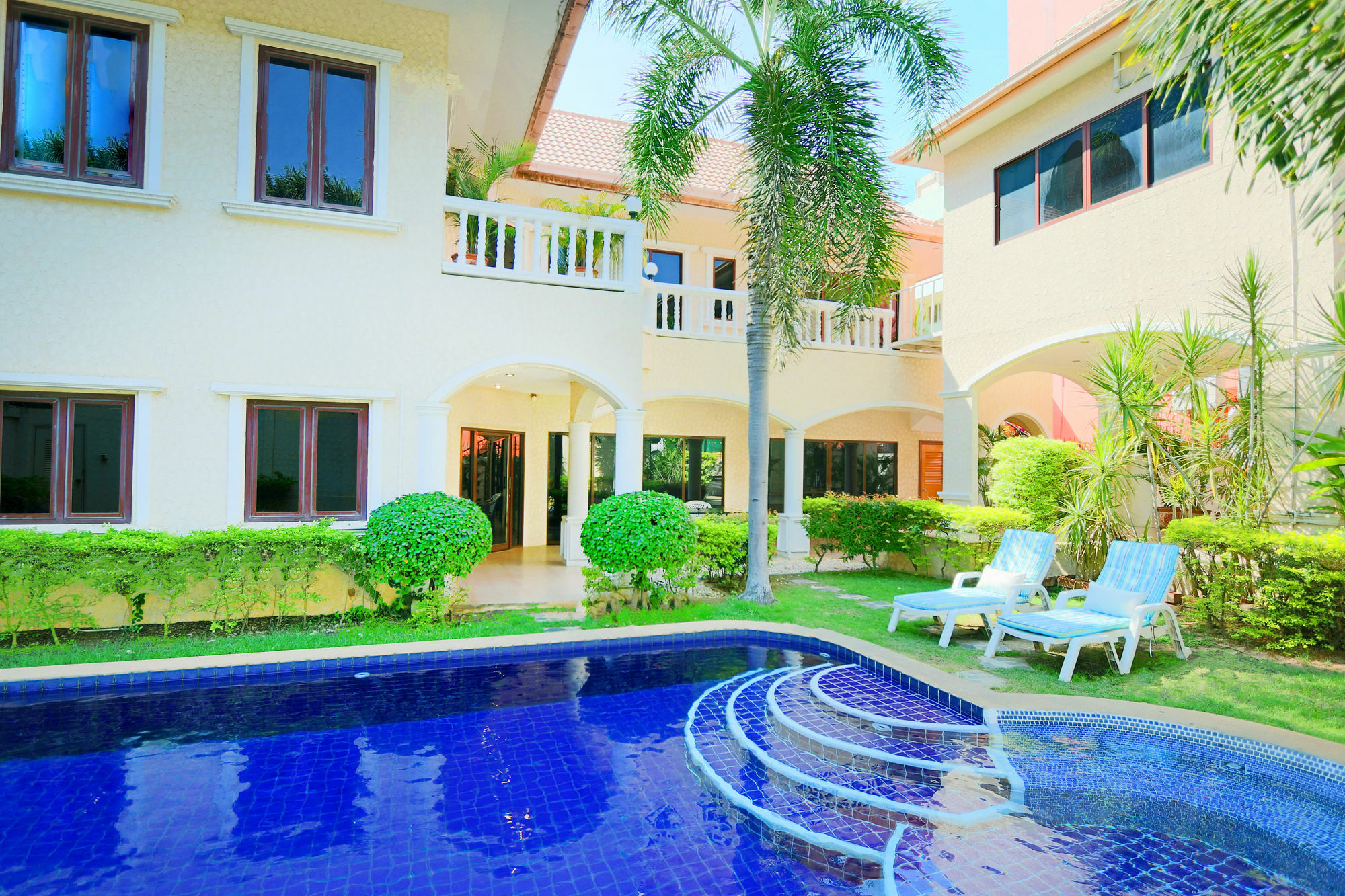 Pattaya Holiday Villas Bang Lamung Extérieur photo